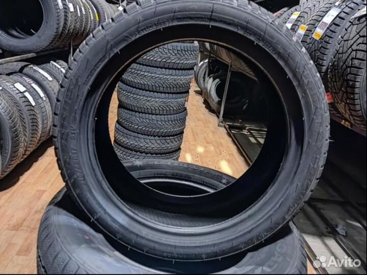 Sailun Ice Blazer Alpine EVO1 215/45 R17 91V