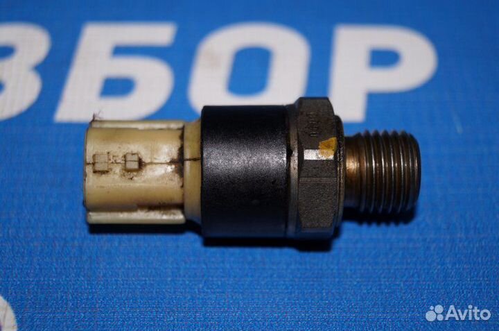 Датчик давления масла Renault Duster 2.0 F4RA400