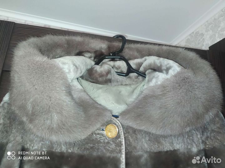 Шуба мутоновая с капюшоном