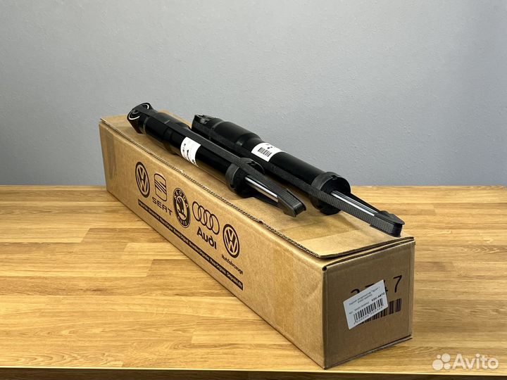 Амортизатор задней подвески VAG Комплект гарантия