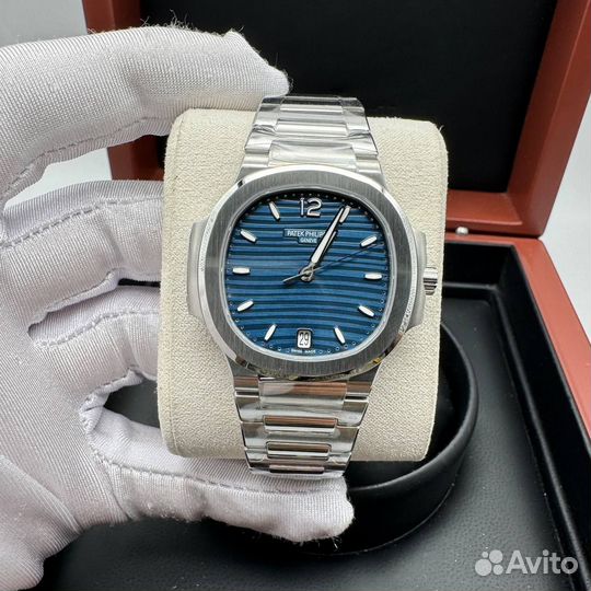 Часы Patek Philippe Nautilus 7118/1A-001 040704