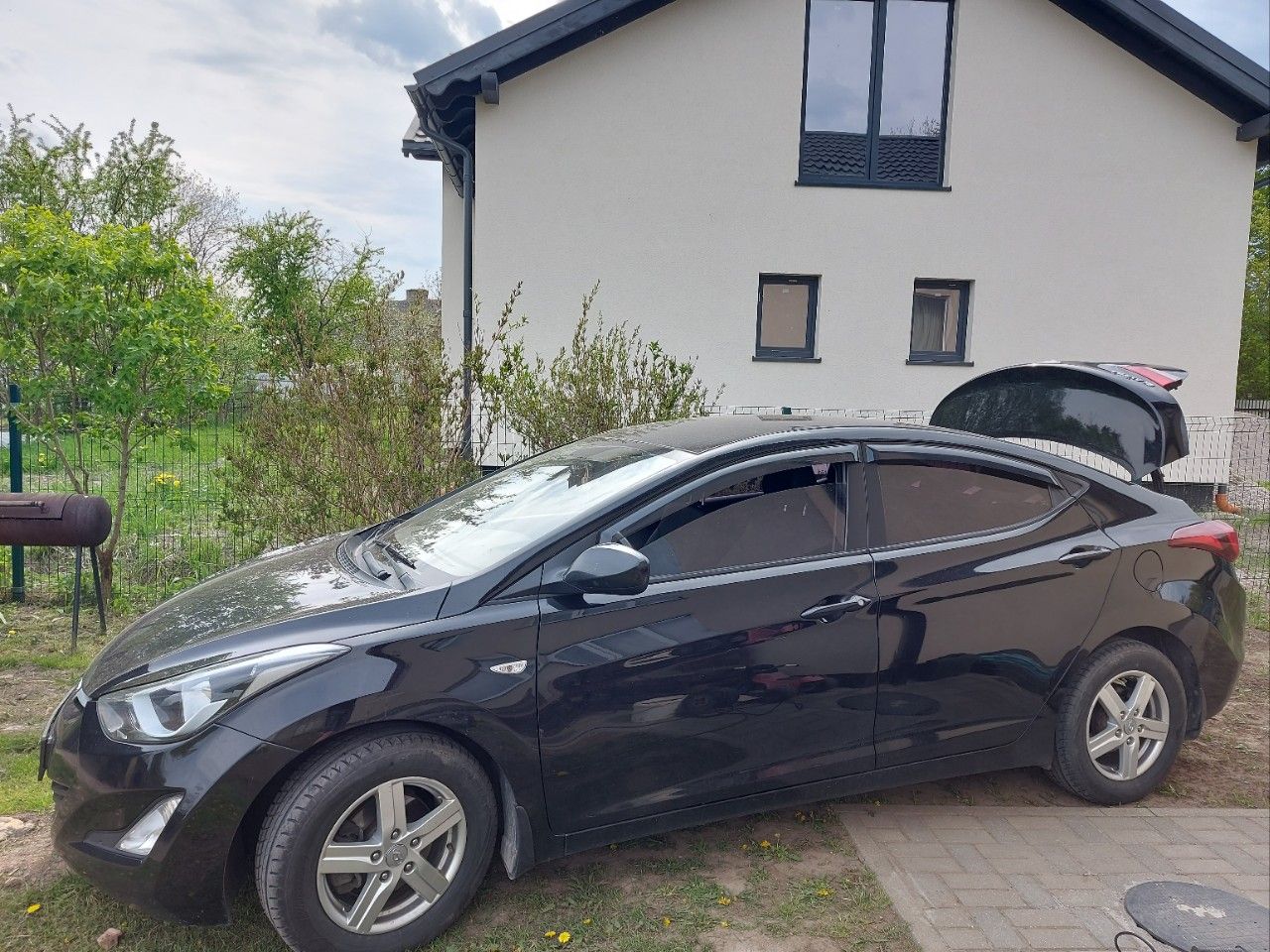 Hyundai Elantra: фото владельца