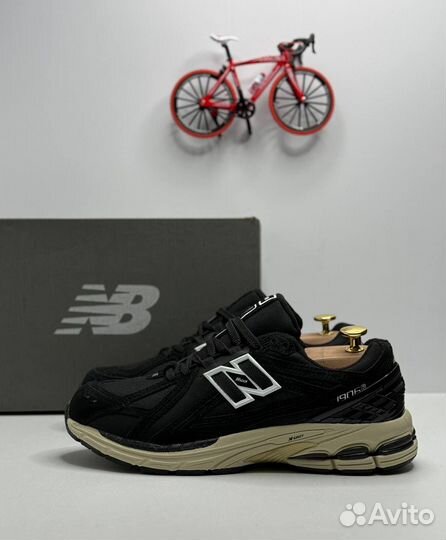 Кроссовки Nee Balance 1906D Black Cream