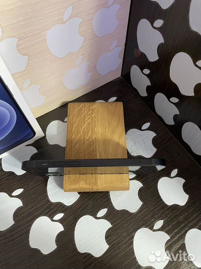 iPhone 12, 64 ГБ
