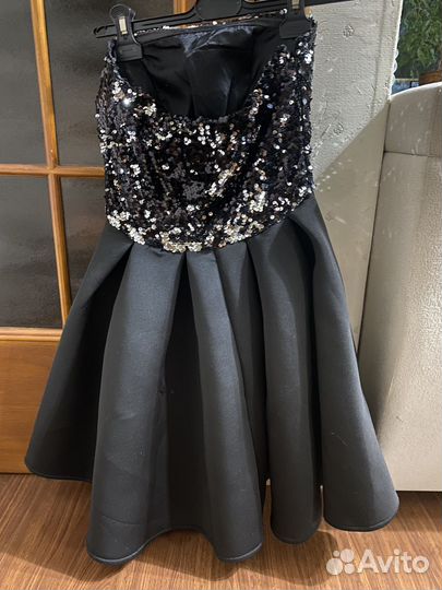 Платье с пайетками 42