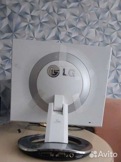 Монитор LG 17