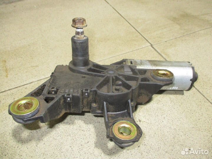 Моторчик стеклоочистителя задний Skoda Fabia 1