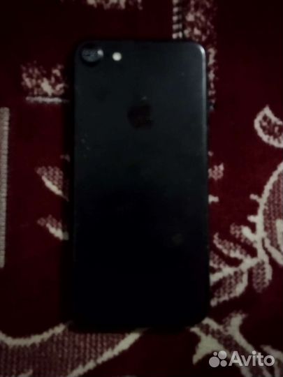 Телефон iPhone 7