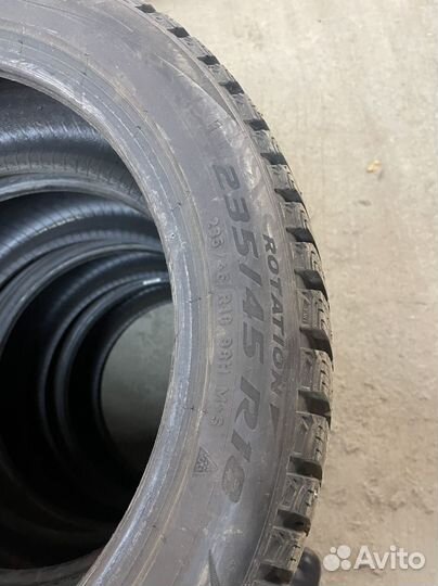 Pirelli Ice Zero 2 235/45 R18