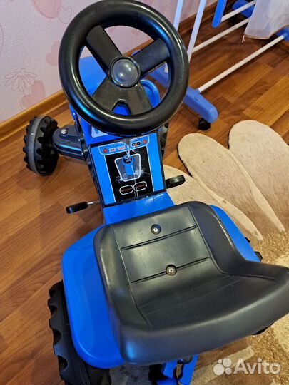 Синий трактор