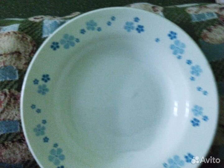 Фарфоровая кастрюля