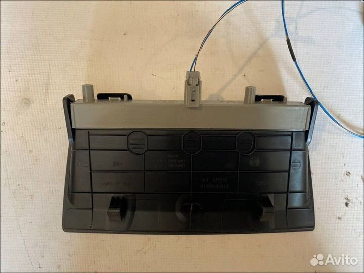 Фонарь задний (стоп сигнал) Toyota Avensis