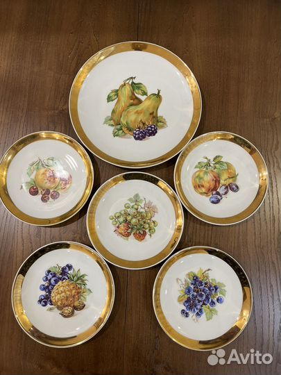 Набор десертных тарелок. Чехословакия