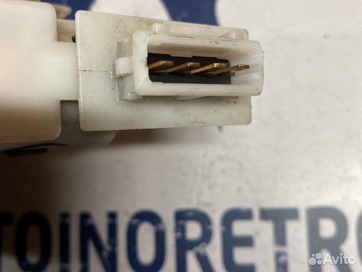 Замок двери передний левый VW 1H0862153