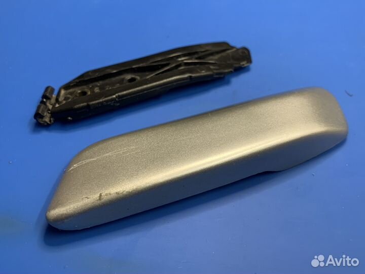 Молдинг заднего правого крыла Audi A6 C4