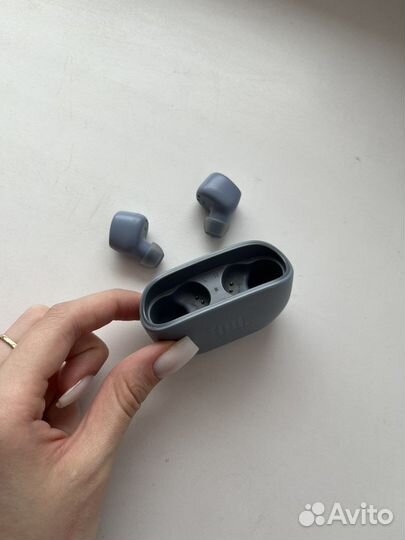 Беспроводные наушники JBL Wave 100