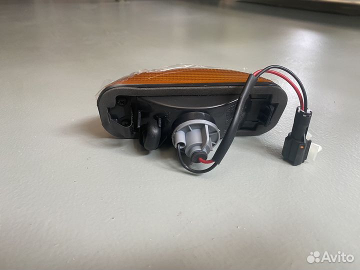 Указатель поворота 92304-7M001 hyundai HD270 D6CA