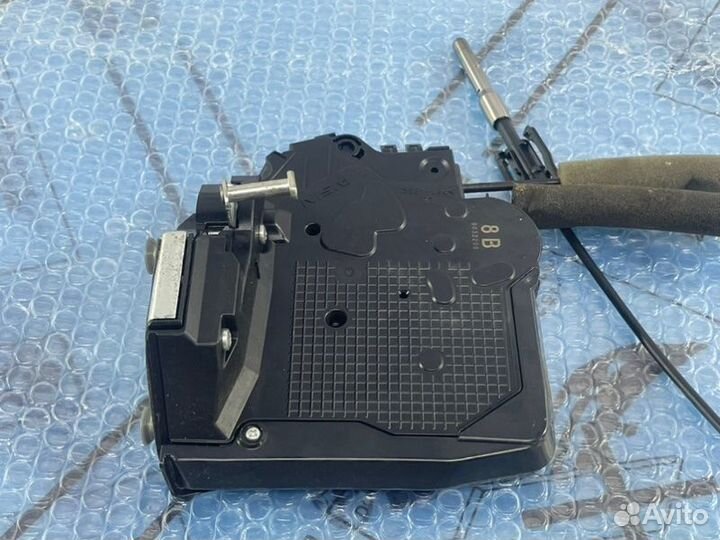 Замок двери задний левый Lexus Es 7 2019