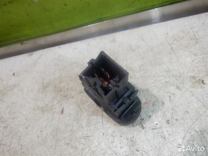Кнопка обогрева сидений Хендай Лантра 96-00