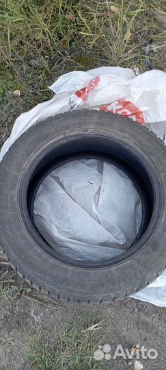 Bridgestone Blizzak Spike-01 235/55 R17