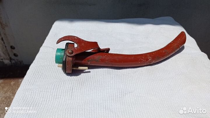 Приспособление для перелива бензина СССР