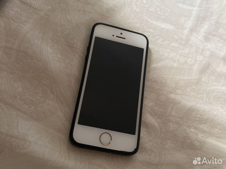 Телефон iPhone 5s