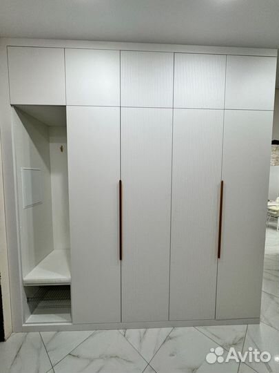 Шкаф распашной