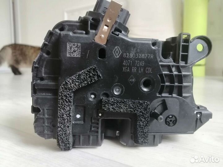 Замок двери левой задней LADA X-RAY 825032877R