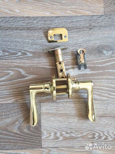 Ручка дверная с защёлкой