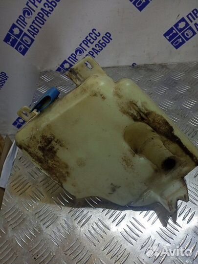 Бачок омывателя Volkswagen Golf 3 купе 1.8 ADZ