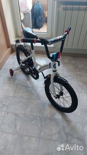 Велосипед детский четырехколесный