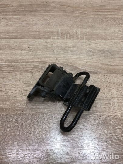 Петля двери задняя левая нижняя Ауди A4 B6