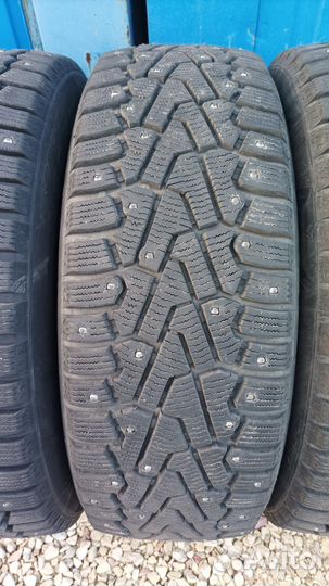 Pirelli Ice Zero 215/60 R17 100T