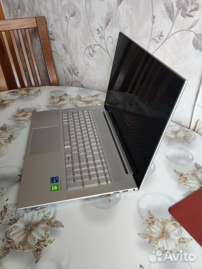 HP envy Laptop 17