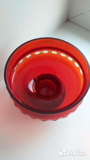 Ваза для фруктов на ножке