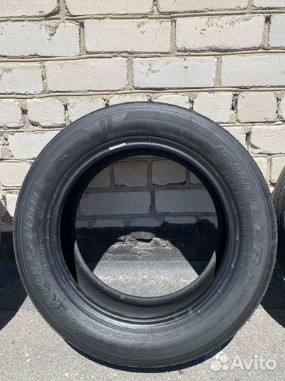 Bridgestone Dueler H/T 843 215/60 R17 96H