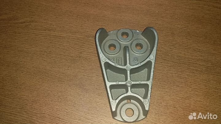 Ford Fiesta Кронштейн крепления двигателя Новый