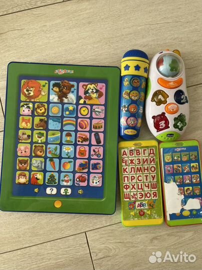 Музыкальные игрушки Chicco Азбукварик