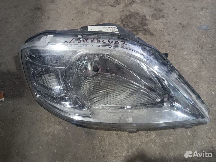 Фара правая LADA Largus