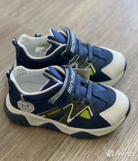 Кроссовки детские 26р