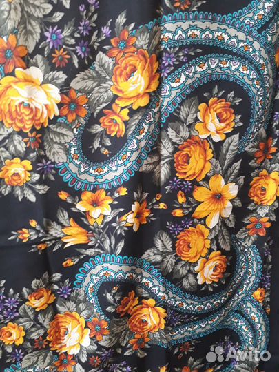 Павловопосадская шаль 