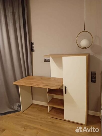 Письменный стол