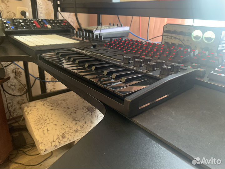 Akai mpk mini mk3 midi-контроллер