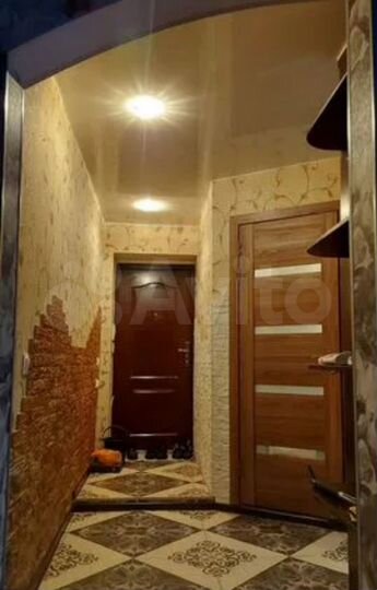 2-к. квартира, 57 м², 1/3 эт.