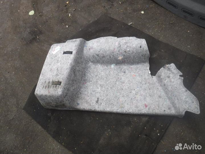 Обшивка багажника нижняя Focus 2 дорест