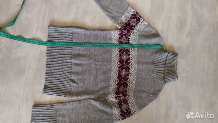 Свитер женский