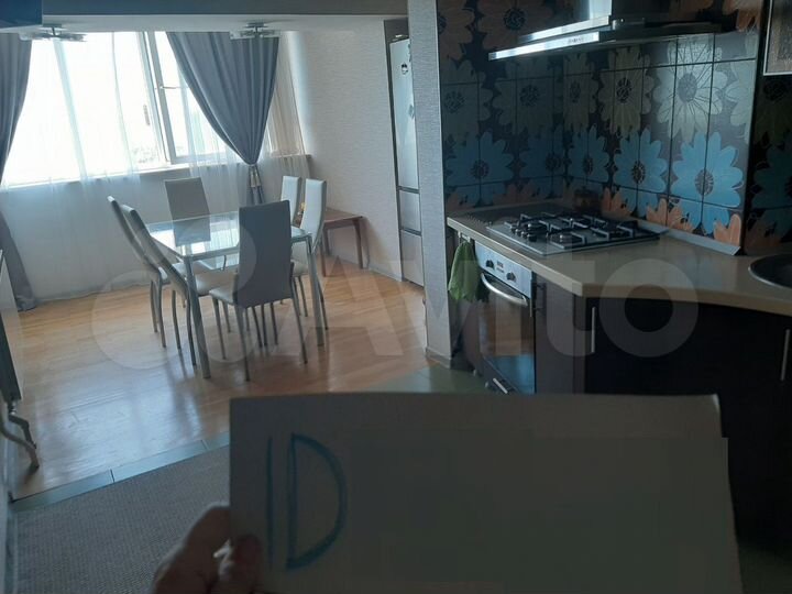 3-к. квартира, 100 м², 4/5 эт.