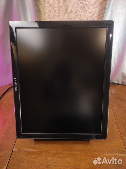 Монитор Samsung Syncmaster 971P 19 дюмов