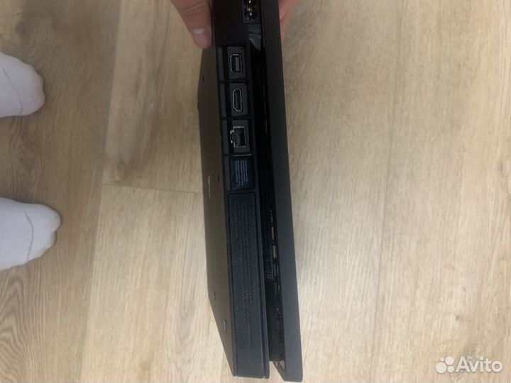 Sony playstation 4 slim