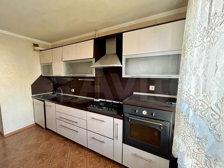 4-к. квартира, 93 м², 3/9 эт.